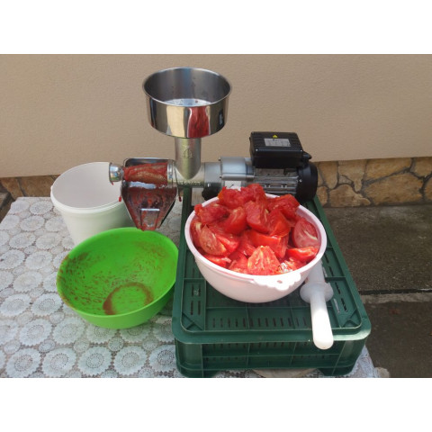 TRE SPADE SpremiTo Elektrische Tomatenpresse INOX