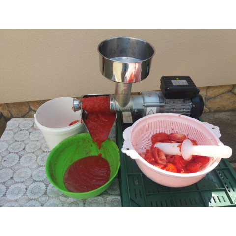 TRE SPADE SpremiTo Elektrische Tomatenpresse INOX