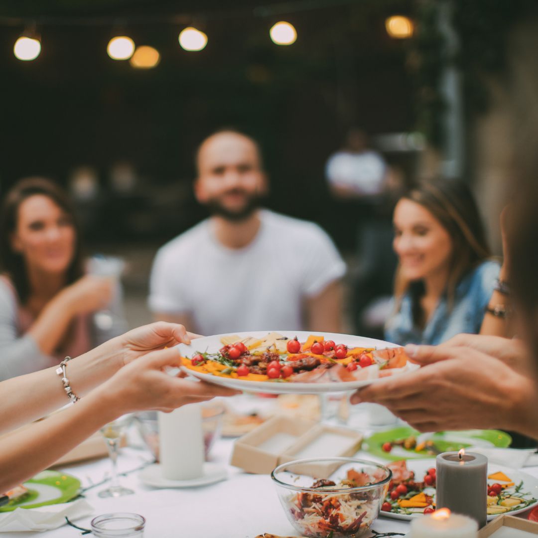 Sommerliche Herausforderungen in der Gastronomie: Wie kann der richtige Maschinenpark helfen?