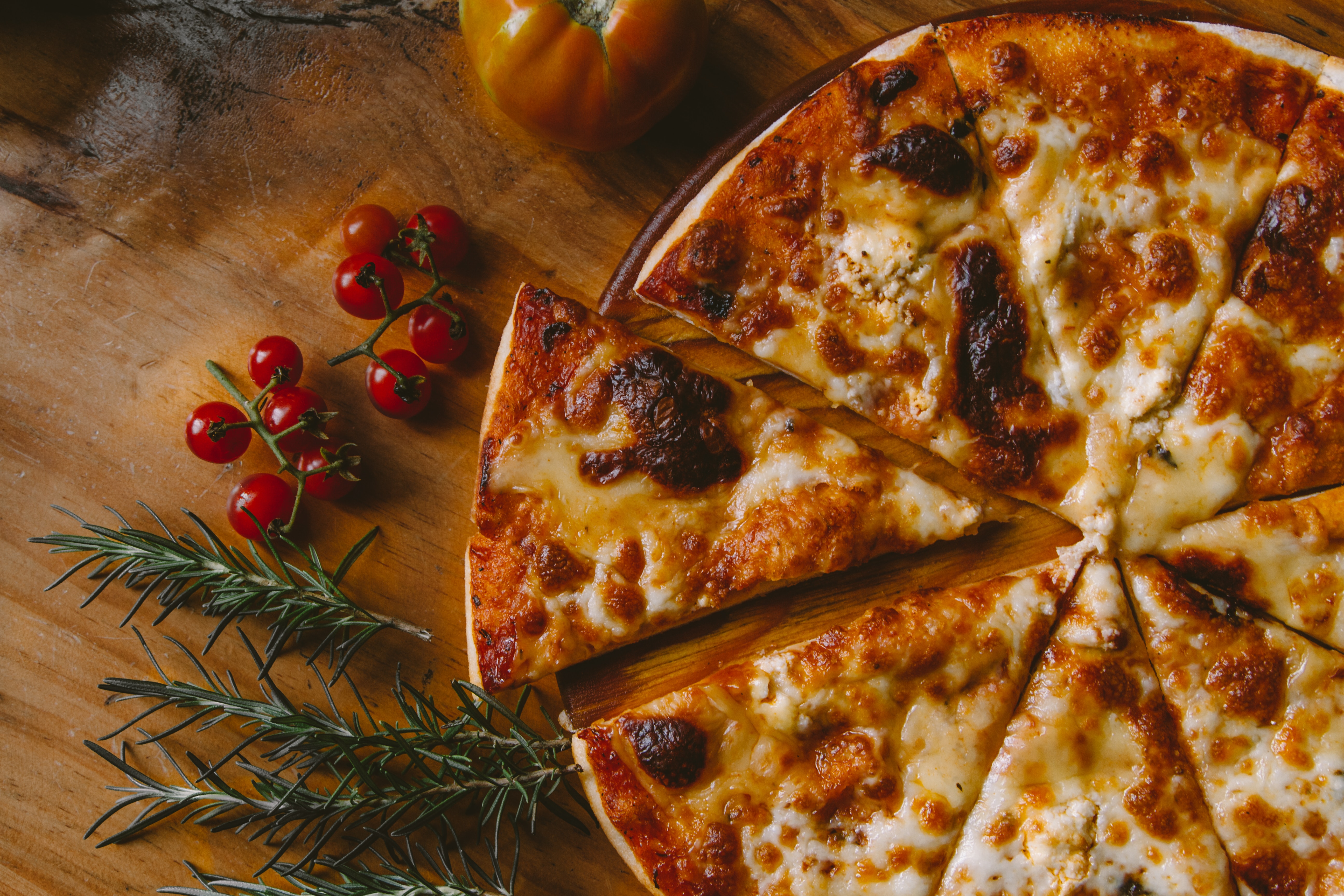 Wie sieht die professionelle italienische Pizza aus?