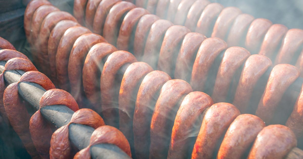 Schauen Sie zu, wie die PROOs die Wurst herstellen!